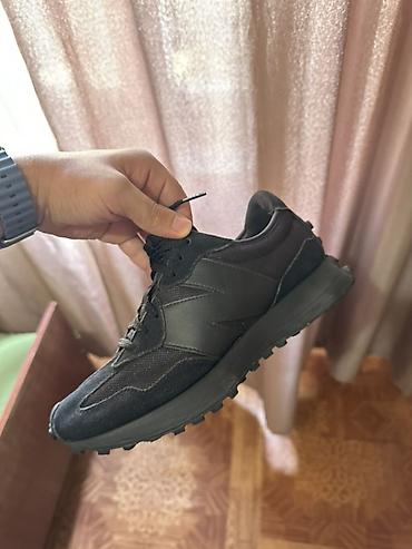 Жеке буюмдар: Эркектердин кроссовкасы, 42, New Balance, Колдонулган, түсү - Кара — 2