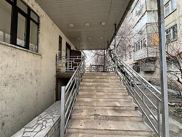 Продажа офисов: Продажа офисов 75 м², С ремонтом, С мебелью, Административное здание, 1 этаж — 2