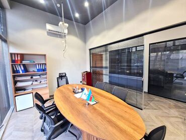 Anbar və emalatxanalar: Nəsimi rayonu, 1-ci mkrn “20 Yanvar” metrosunun yaxınlığında 4 otaqlı — 5