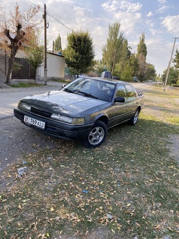 срочно продаю нива: Mazda 626: 1987 г., 2 л, Механика, Бензин, Хэтчбэк