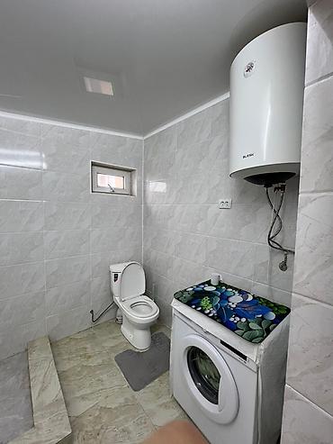 двор: Село КунТуу Продаю полдома 3 комнаты Рядом со школой и детским садом — 4