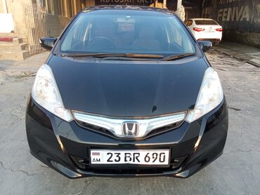 автомобиль хонда фит: Honda Fit: 2013 г., 1.3 л, Вариатор, Гибрид, Хетчбек