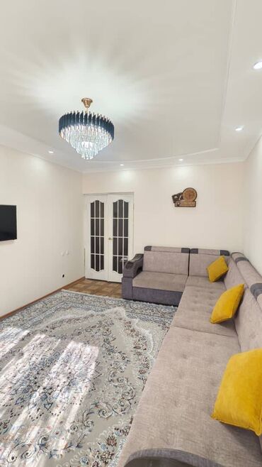 срочно продаётся 1 комнатная квартира в районе ошского рынка: 2 комнаты, 48 м², 105 серия, 2 этаж, Косметический ремонт