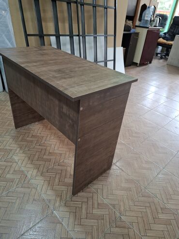 Ofis dəst mebeli: Parta tek neferlik 50/60 sm 28 azn Parta iki neferlik 100/50 sm — 19