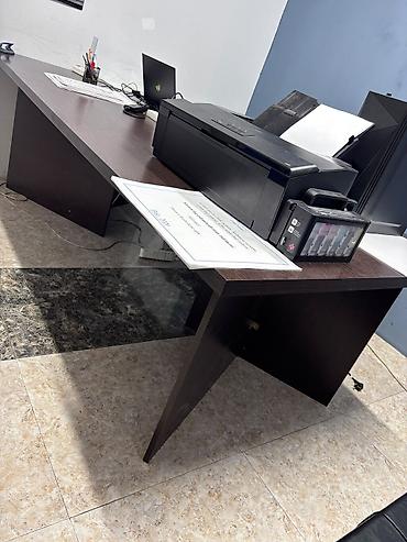 kisə xaral: Dördbucaq masa, Siyirməsiz, Teksturalı laminat — 1