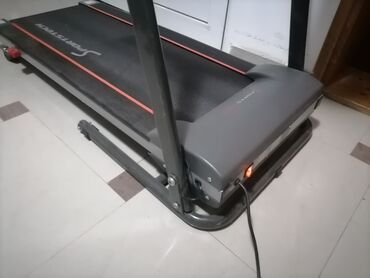 Trake za trčanje: Traka za trčanje Sportstech F10 - Kompaktna električna traka sa — 8
