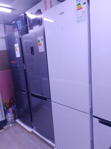 Холодильные витрины: Холодильник LG, Новый, Двухкамерный
