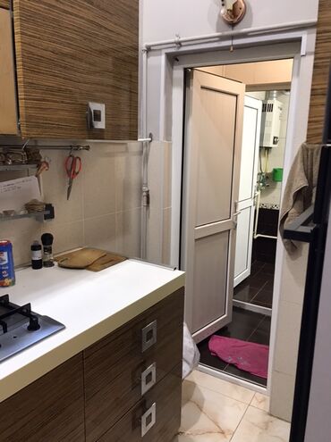 Həyət evləri və villaların satışı: Satılır: həyət evi (təmirli, həyətli sahə) - Plan: girişdə eyvanlı — 34