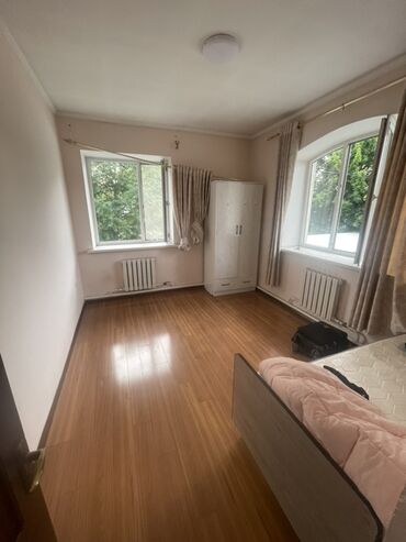 сниму квартиру в центре: 120 кв. м, Эмереги менен