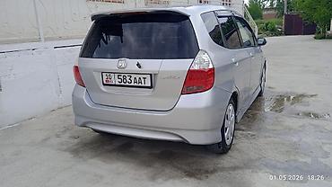 jak авто: Honda Jazz: 2007 г., 1.3 л, Механика, Бензин, Хэтчбэк — 3
