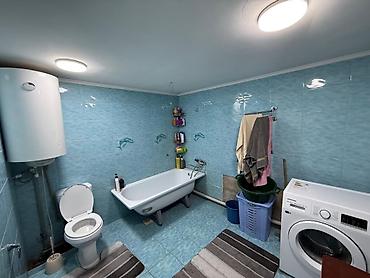 Продажа коттеджей и домов: Продаем дом в центре Маевки дом 80 КВ. м. 4 комнаты кухня, сан — 18