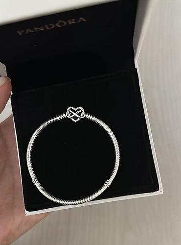 Серебряные браслеты: Пандора 925 проба Серебро С оформлением (в комплекте фирменный at lalafo.kg — 4 Серебряные браслеты: Пандора 925 проба Серебро С оформлением (в комплекте фирменный — 4