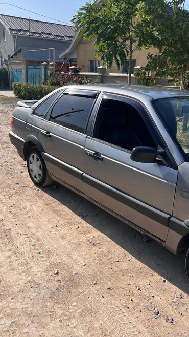 Volkswagen: Volkswagen Passat: 1991 г., 1.8 л, Механика, Бензин, Седан