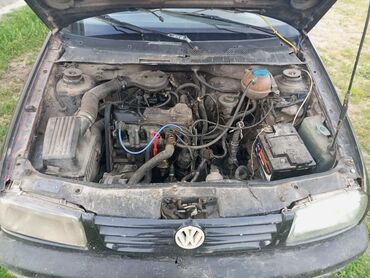 будка авто: Volkswagen Vento: 1992 г., 1.8 л, Механика, Бензин, Седан