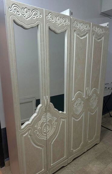 полки стеллажи для магазина бу: Шкаф для одежды, Б/у, Прямой at lalafo.kg полки стеллажи для магазина бу: Шкаф для одежды, Б/у, Прямой