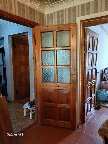 pencere qapi: Taxta iç qapı – şüşəli klassik model - Material: təbii ağac — 4
