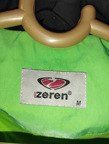 Демисезонные куртки: Продаю 1)осенне-весеннюю подросковую куртку 40-42размер.Синего — 26