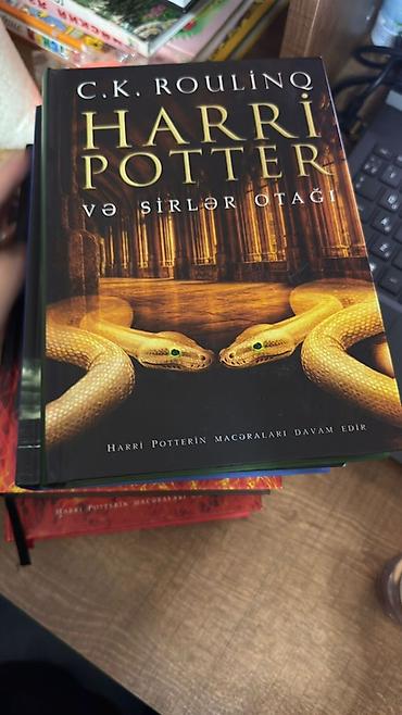 Kitab dolabları: Harry Poter kitablarimi satiram,her biri yenidir. Azerbaycan dilinde — 5