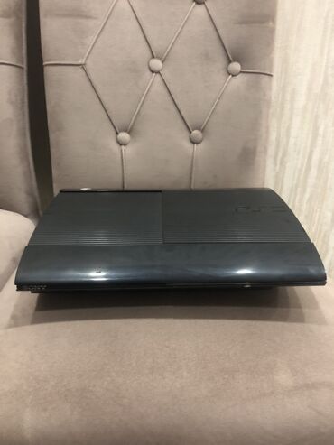 PS3 (Sony PlayStation 3): Ideal veziyyetde.her bir funksiyasi işlek veziyyetdedir.içinde 30 dene