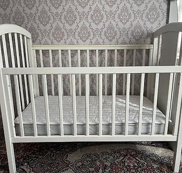 детские односпальные кровати: Детская кроватка классическая, белая - Материал: массив/МДФ, окраска — 3