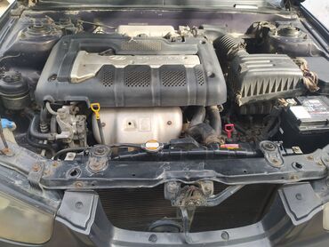 Hyundai: Hyundai Elantra GLS sedan - Kuzov: 4 qapılı sedan, qrafit/qaranlıq — 8