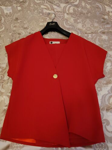 Dəstlər, kostyumlar: 38 razmerdir hamilə qadınlarda geyinə bilər şalvarın arxa hissəsi