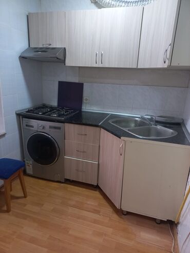 квартиры в баку посуточно: Yeni guneşli şirin yanı ab massvi 1 otaglı konbi stemi her şeraiti var