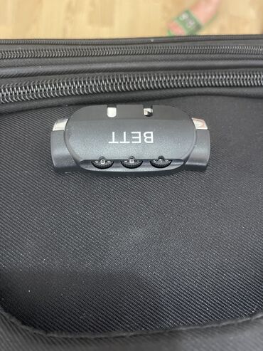 usta çantası: Cemodan kodnan ve tekerlelnen iki defe ishlenilib yaxshi vezyetde