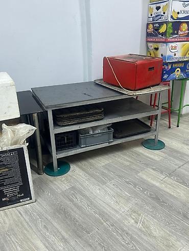 İşlənmiş, Açılmayan, Metal, Dördbucaq masa lalafo.az -da İşlənmiş, Açılmayan, Metal, Dördbucaq masa