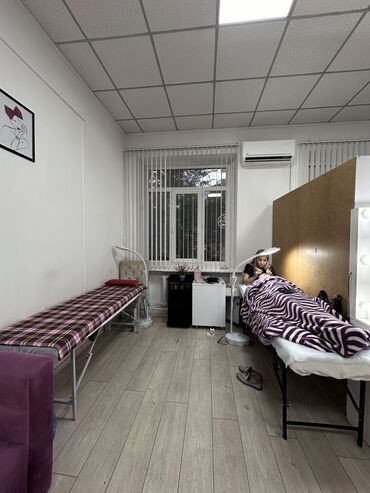 Салоны красоты: СРОЧНО ‼️ продаю студию красоты в центре Бишкека НЕ ПОМЕЩЕНИЕ а — 10