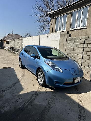 byd e6: Nissan Leaf: 2011 г., 1 л, Робот, Электромобиль, Хэтчбэк — 4