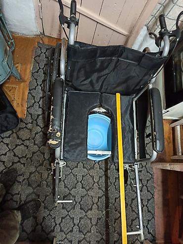 Инвалидные коляски: Инвалидная коляска с санитарным вырезом и ведром (комба-туалет) — 2