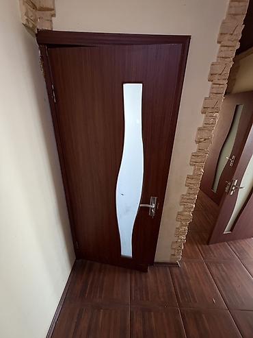 Otaq qapıları: Gapilar yaxsi veziyetde 4 ed suseli 2 ed susesiz MDF/laminat daxili — 11