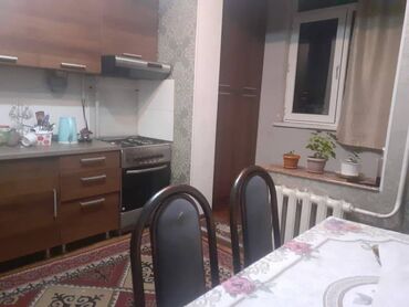 продаю квартиру карпинка: 2 комнаты, 54 м², 106 серия, 2 этаж