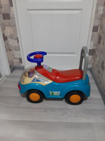 машинки детский: Детская машинка, колёса поварачиваются,сигнал на батарейках