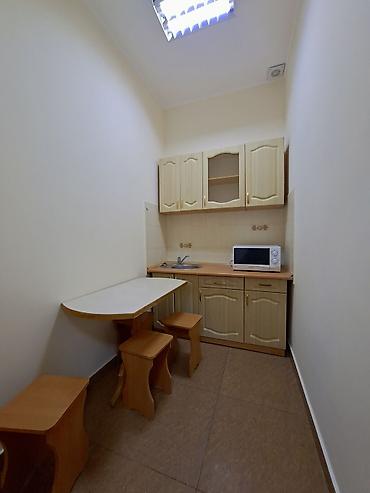 дворец: Сдаю Офис целиком: 300 м², В жилом комплексе, С ремонтом, Первая линия, С отдельным входом, С отдельным санузлом — 9
