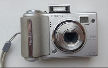 Fotokameralar: Digital fotoaparat Fujifilm Japan, yaddaş karta yazan (memory card)