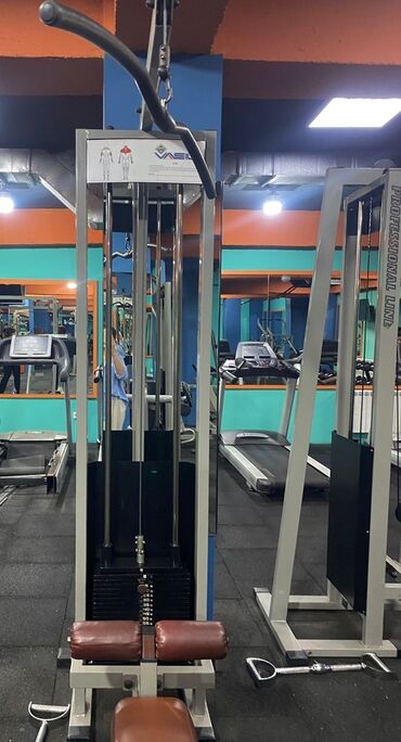 Əlcəklər: Peşəkar fitnes avadanlıqları dəsti Tərkib: - Şaquli çəkidəstəkli lat