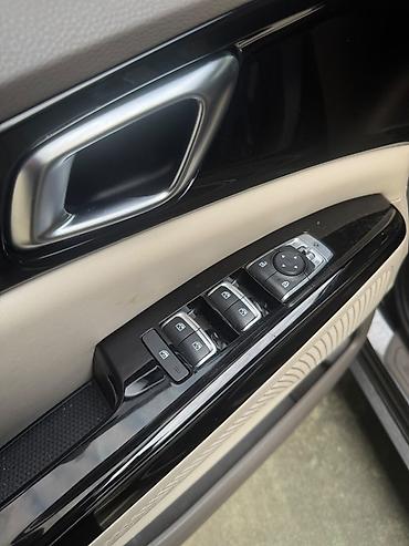 Kia: Kia Carnival: 2020 г., Минивэн — 13