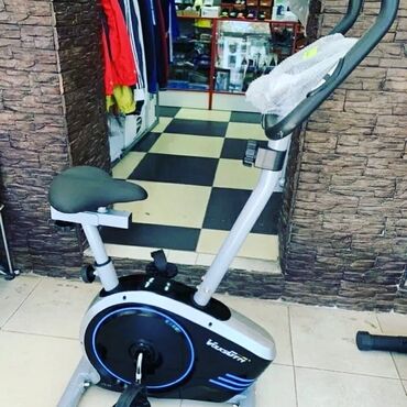elektron skutor: Velotrenajor ela vəziyyətdə. Bir çox velotrenajor Xizək Veloxizekler