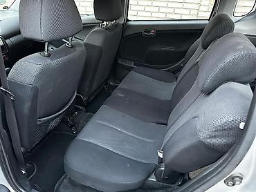 чехлы бу: Daihatsu YRV: 2004 г., 1.3 л, Автомат, Бензин, Хэтчбэк — 6