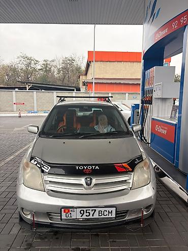 Toyota Ist: 2004 г., 1.3 л, Автомат, Бензин, Хэтчбэк