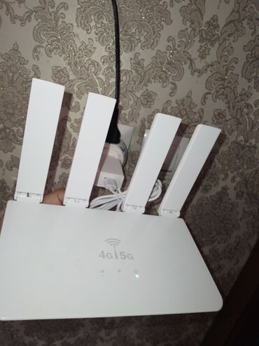 уселитель wifi: 4G/5G Wi‑Fi роутер с четырьмя откидными антеннами - Поддержка