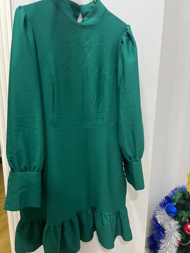 Ziyafət donları: M razmer iki qara və yashildon birlikdə satılır 15 AZN — 5