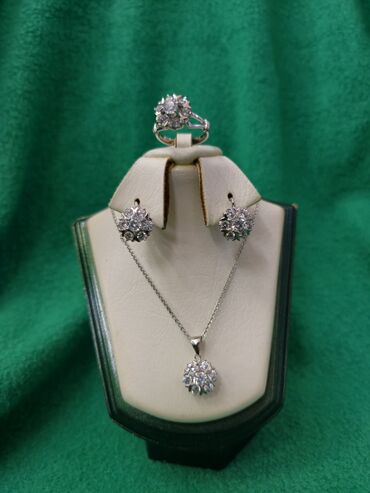 Zərgərlik dəstləri: Dəstə daxildir: Kulon, Boyunbağı, Muncuq, Gümüş, 925 Əyar — 6