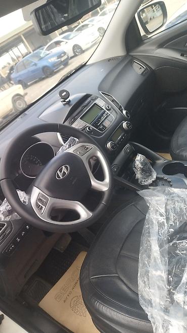 Hyundai: Hyundai ix35: 2.4 l | 2012 il Krossover — 16