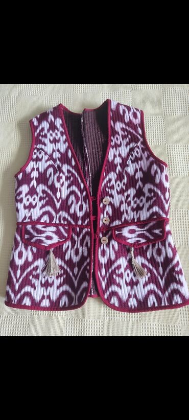 Утепленные жилеты: Жилетки — 6