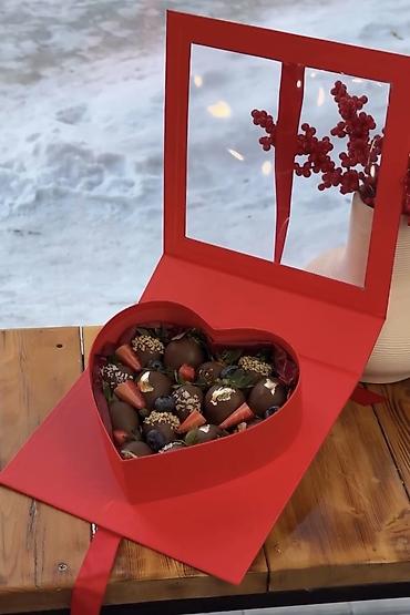 Кондитерские изделия, сладости: Клубника в шоколаде | Ош
Цены от 800с
Whatsapp — 1