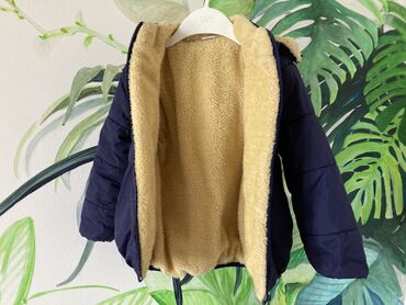 Jakne, kaputi i prsluci: Jednobojna zimska jakna za dečaka ili devojčicu. 🤗 Nošena. Bez