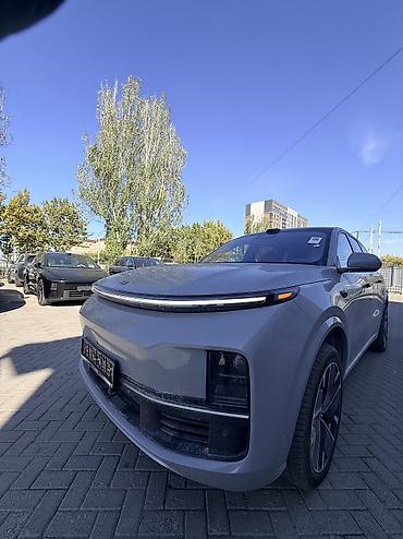 Lixiang L9: 2025 г., 1.5 л, Автомат, Электромобиль, Кроссовер